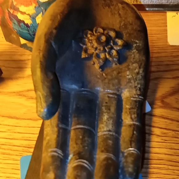 19th early 20th C. Thai brass Buddha hand w/ chakra flower. - Picture 13 of 16